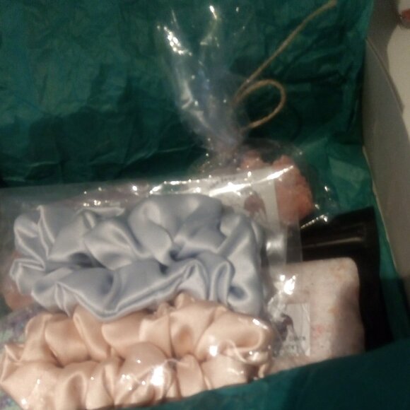 NEW, All Natural Gift Basket of Bath Products - Picture 4 of 4